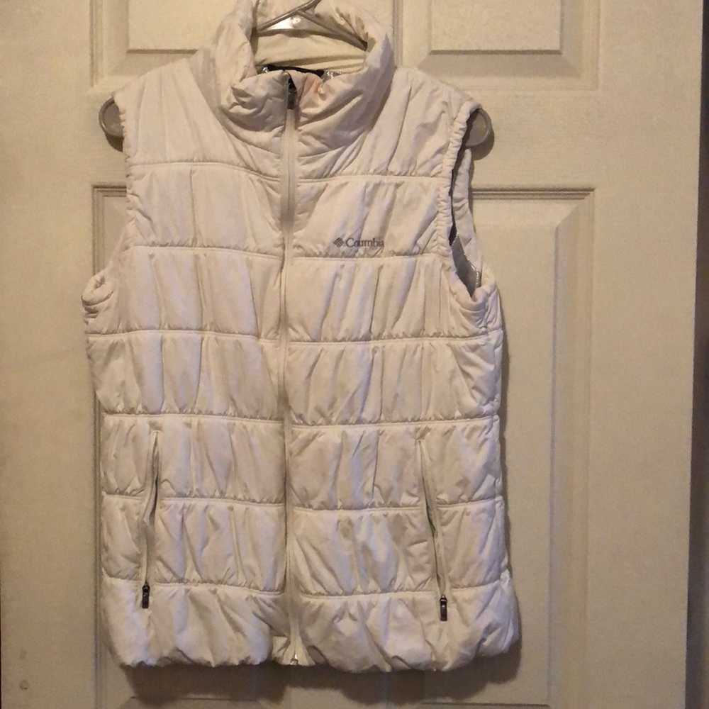 White Colombia white puffer vest.